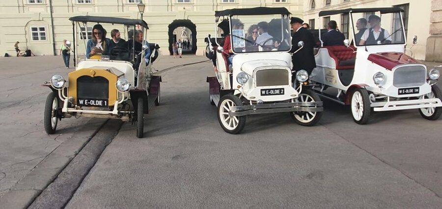 Sightseeing tour in electric vintage car (up to 5 people) - Starting at Herrengasse 12 beside the Radisson Blu