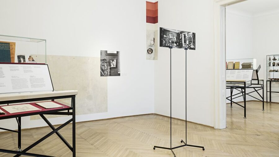 Sigmund Freud Museum Ticket - Freud’s former office and the contemporary art display