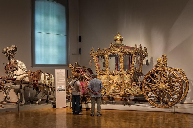 Skip the Line:Imperial Carriage Museum by Schönbrunn Kaiserliche Wagenburg Wien - Entering the Imperial Carriage Museum near Schönbrunn