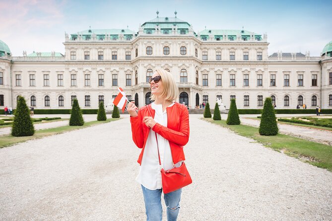 Skip-the-line Upper Belvedere Tickets and Guided Tour Vienna - Hearing the guide in crowded rooms