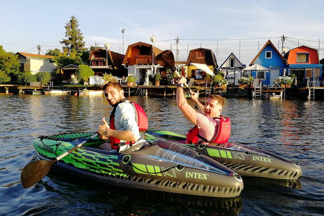 Small-Group Guided Kayak Tour of Vienna - Danube Island and the local side of District 22