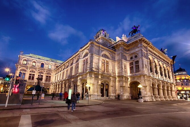 STATE OPERA - PRIVATE guided tour (tickets included) - From famous names to the opera’s living tradition