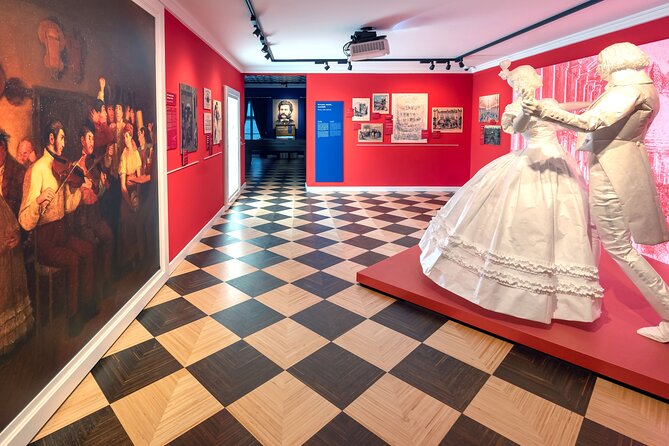 Strauss Exhibition incl. LED Concert Show / Coffee + Strauss Cake - Is $32 good value in Vienna?