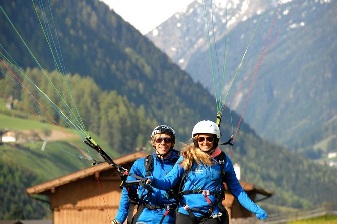 Tandem paragliding in the Stubai Valley near Innsbruck - Key details before you book