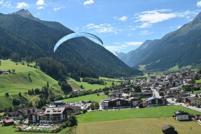 Tandem paragliding in the Stubai Valley near Innsbruck - Safety, Comfort, and the Pilot’s Role