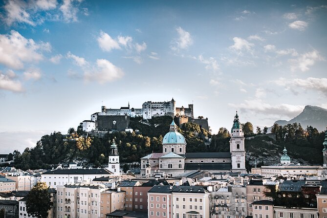 Transfer from Vienna to Salzburg with 2 hours for sightseeing - Who should book this private transfer?