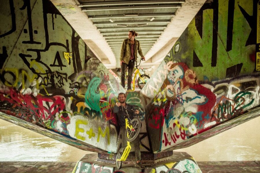 Vienna: 2-Hour Street Art Tour - Route 2: Roßauer Lände, canal views, and public transport