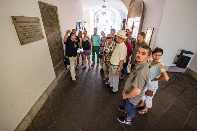 Vienna: 2 Hours Sightseeing Walking Tour - Small groups, weather, and walking comfort