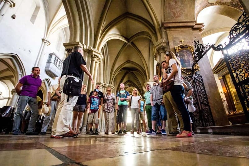 Vienna: 2 Hours Sightseeing Walking Tour - Albertina Museum and Neuer Markt