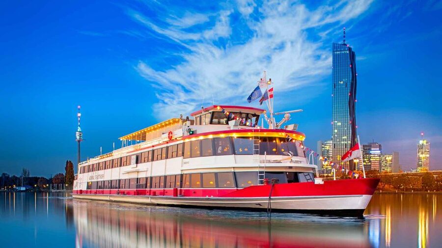 Vienna: 3,5-Hour Danube Cruise "Italian Night" - Is $88 good value for 210 minutes?