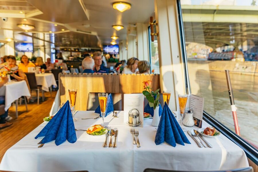 Vienna: 3-Course Evening Dinner Cruise - Setting sail from Vienna’s canal