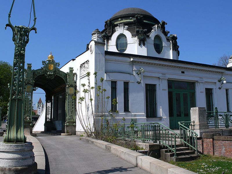 Vienna Art Nouveau Walking Tour - What the guides add to the experience