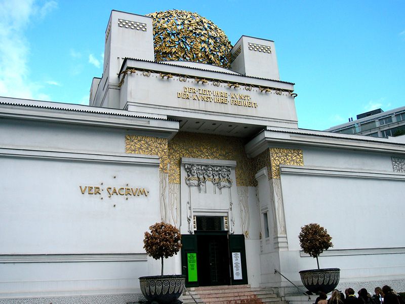 Vienna Art Nouveau Walking Tour - The imperial station outside Schönbrunn