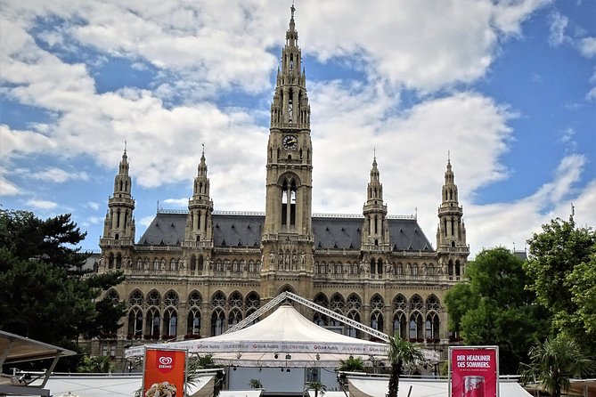 Vienna at First Glance a Private Walking Tour for First Timers - Ringstrasse: Vienna’s Golden Mile by Public Transport