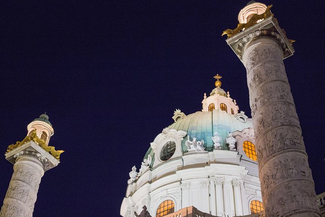 Vienna at night! Private photo tour of Vienna's most beautiful buildings - State Opera and Karlsplatz finish