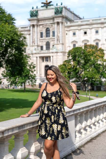 Vienna: Authentic Professional Photography Tour - Meeting at Stephansplatz and entering central Vienna