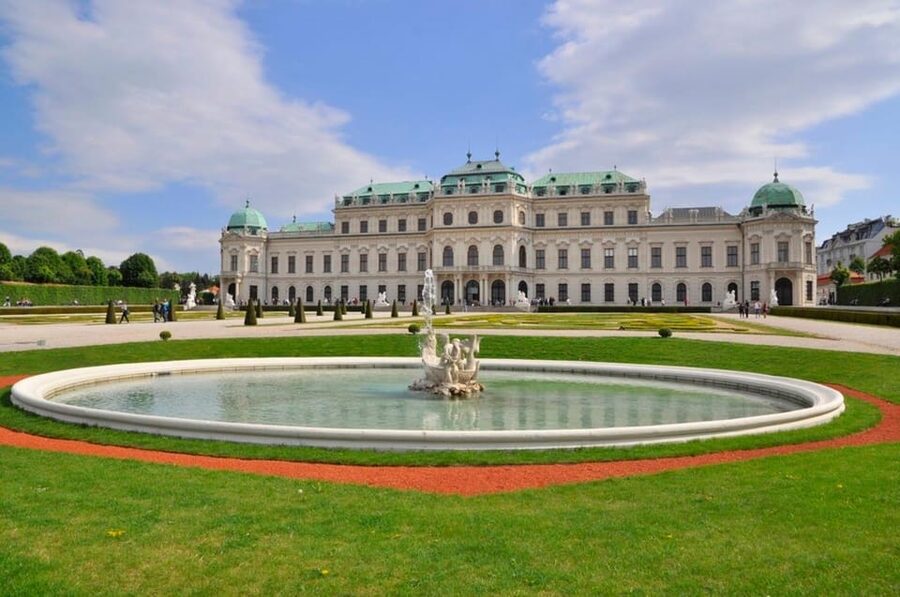 Vienna: Belvedere Palace Skip-the-Line Tour - Meeting the guide at the black gate