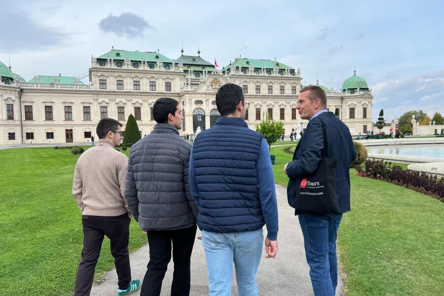 Vienna: Belvedere & The Best of Gustav Klimt Private Tour - How the two-hour schedule works