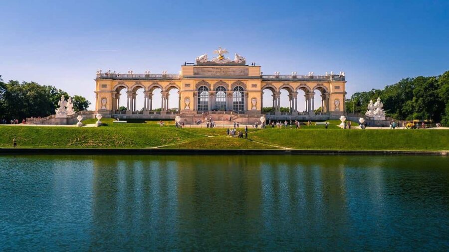 Vienna: Best of Vienna in 2 Hours with a Local - St. Stephen’s Cathedral and the old center