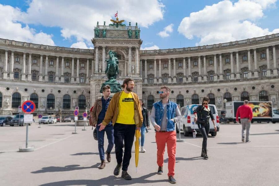 Vienna: Best of Vienna in 2 Hours with a Local - Schönbrunn Palace and the Gloriette
