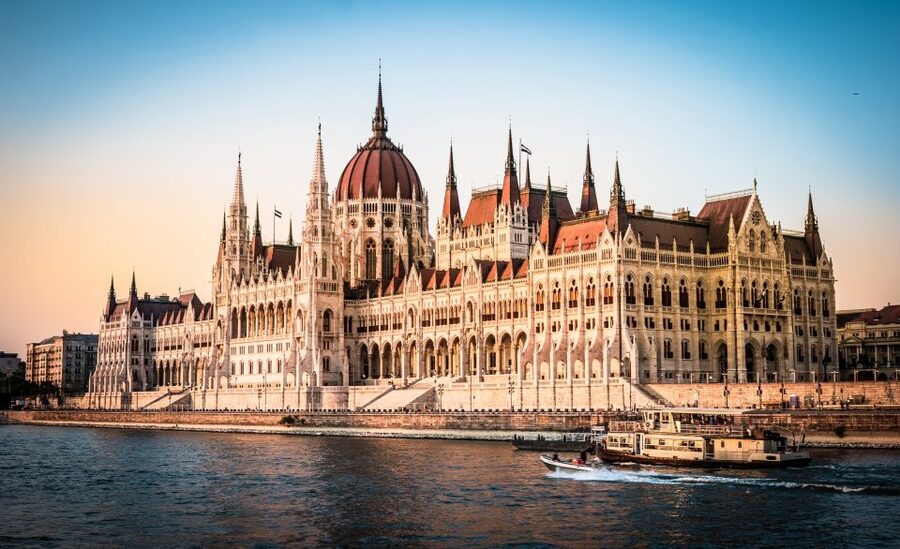 Vienna: Budapest Day Trip - Arriving in Budapest with the main sights ahead