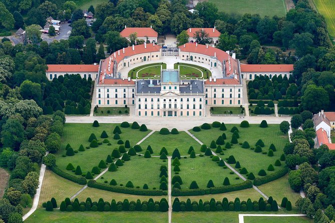 Vienna-Budapest One-Way Sightseeing Transfer - Szentendre’s Baroque Streets and Artistic Character