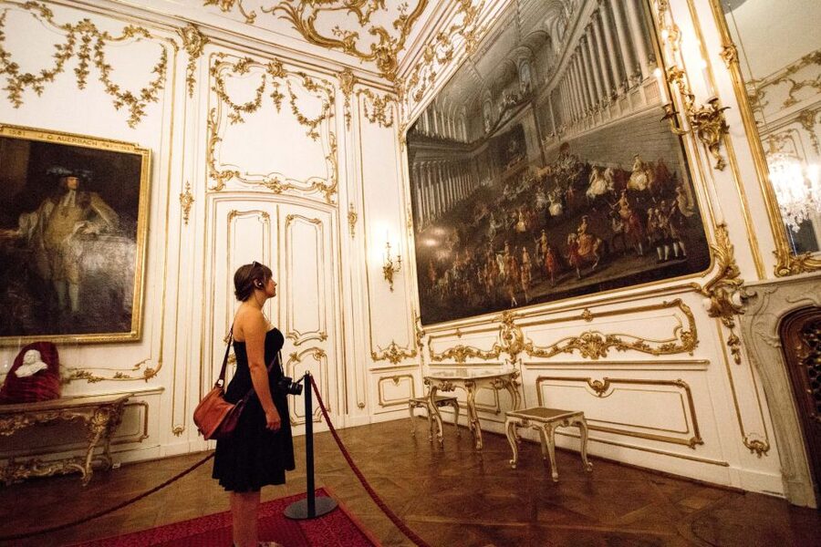 Vienna: Bus & Schönbrunn Palace Skip-the-Line Guided Tour - What happens in the gardens