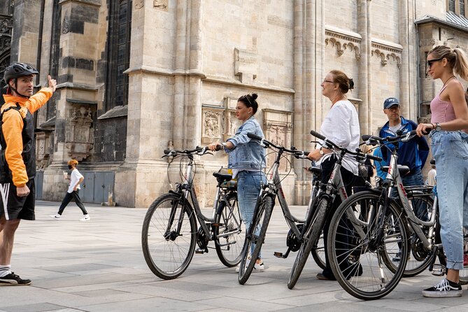 Vienna by bike in small groups max 12pax - Rathaus and the return ride
