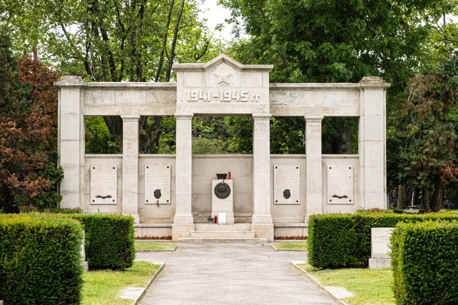 Vienna Central Cemetery Walking Tour with Transfers - Key points to know before you book