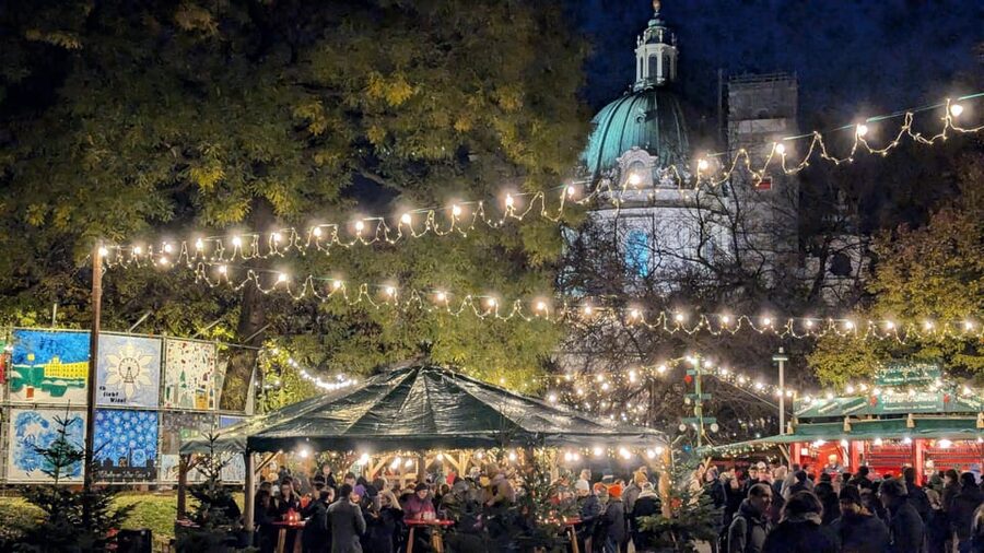 Vienna: Christmas Market Food and Drinks Tour - What the $140 price really covers