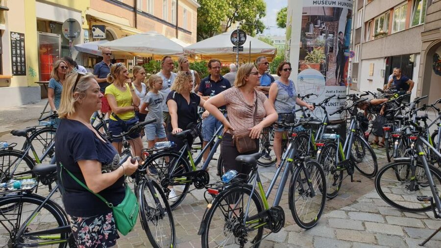 Vienna: City Highlights Guided Bike Tour - Starting at Piaristengasse 56-58