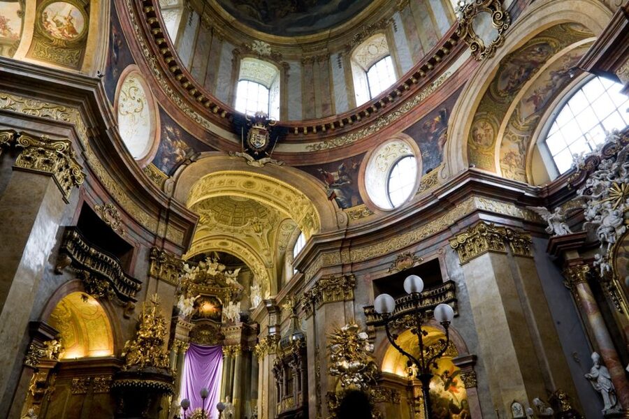 Vienna: Classic Ensemble Vienna in St. Peter's Church Ticket - Acoustics, atmosphere, and the best seat