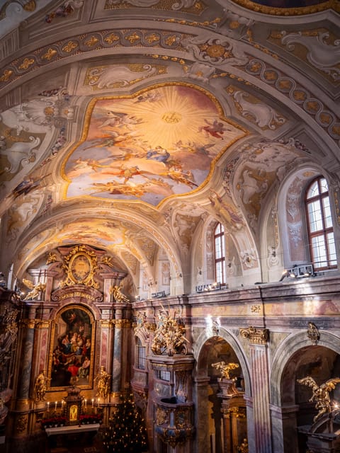 Vienna: Classical Concert in St. Anne's Church (Annakirche) - Who will enjoy this concert most?