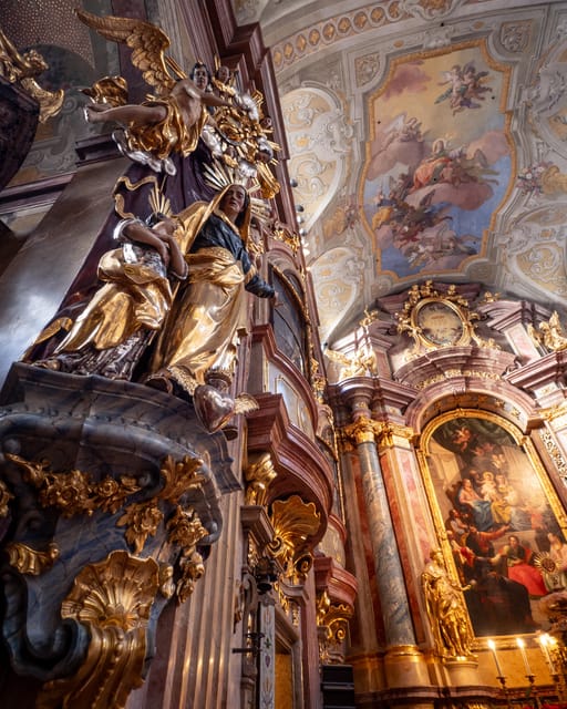 Vienna: Classical Concert in St. Anne's Church (Annakirche) - Arriving on central Vienna’s Annagasse