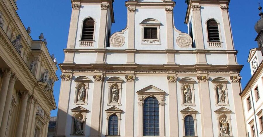 Vienna: Courtyards & Hidden Places Walking Tour - Starting at Stephansplatz and St. Stephen’s Cathedral