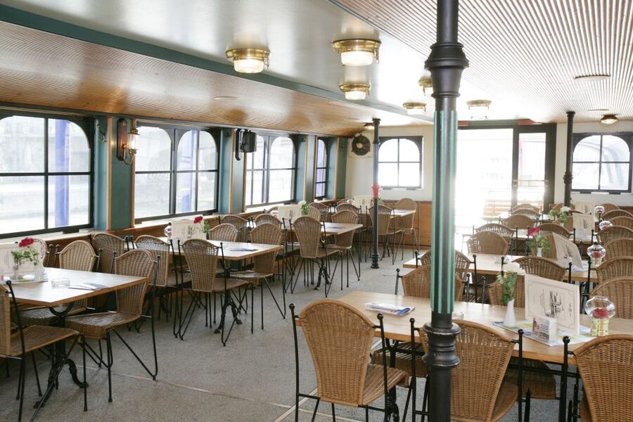 Vienna: Cruise and Schnitzel Tour - Coffee and pastries cost extra