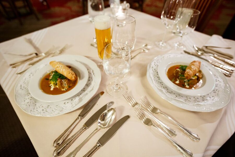 Vienna: Culinary Experience at Restaurant Stefanie - Entering Vienna’s oldest hotel
