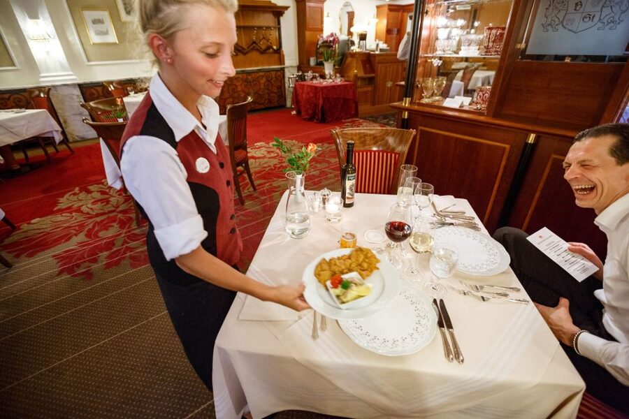 Vienna: Culinary Experience at Restaurant Stefanie - Boiled beef with two classic sauces