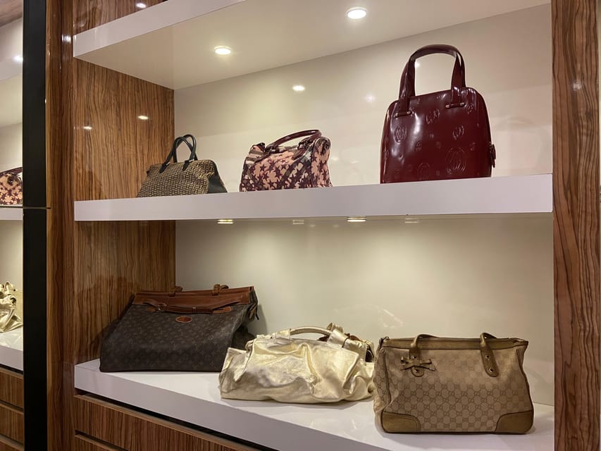 Vienna: Designer Fashion Time Capsule Experience - Meeting at the Vienna Marriott Hotel