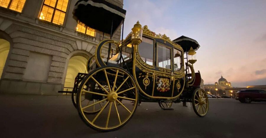 Vienna: Electric-Imperial Carriage Sightseeing Tour - Starting at Café Mozart and Albertinaplatz