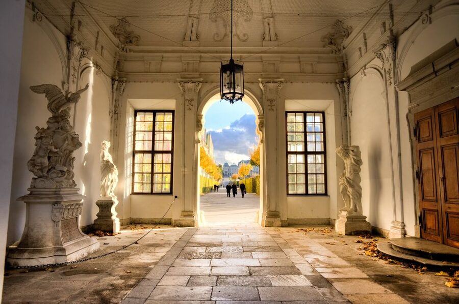 Vienna: Express Walk with a Local in 60 minutes - Reaching St. Stephen’s Cathedral