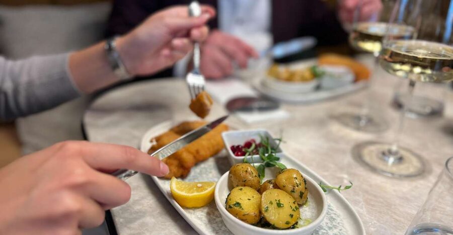 Vienna Food Experience: Private Tour - Bratwurst and beer at an outdoor stand
