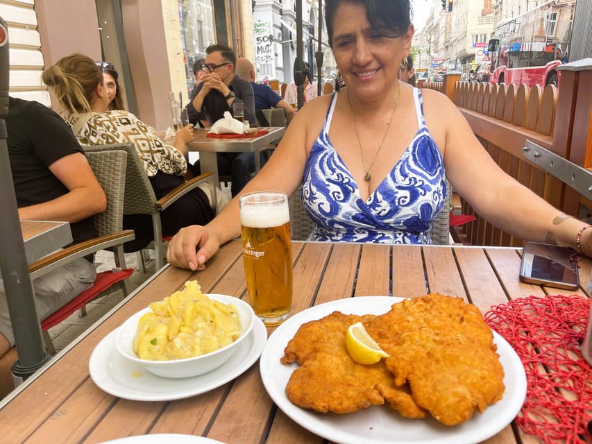 Vienna: Food tasting tour in Hidden Gems (Small Groups) - The guide and the group size