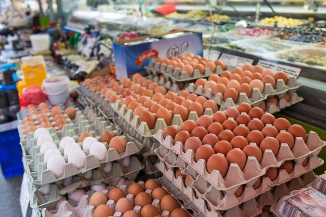 Vienna for Food Lovers: Cafés, Markets & Austrian Cuisine - What the guides add to the day