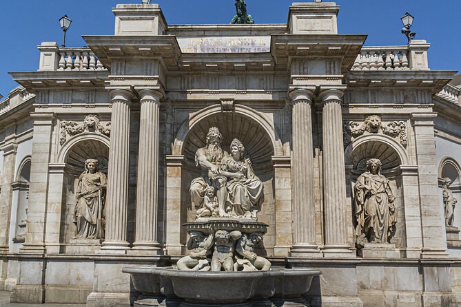 Vienna: Freud, Mozart & Beethoven Exploration Game - Crowds, sunlight, and the pace of play