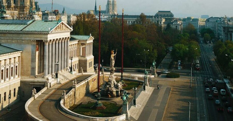 Vienna: Full-Day Private Tour including Schönbrunn Palace - Museumsquartier and modern cultural Vienna