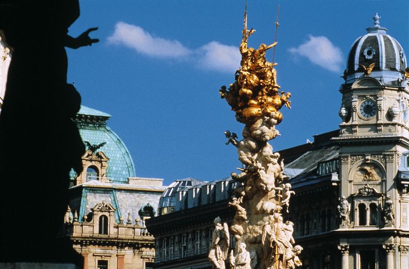 Vienna: Full-Day Private Tour including Schönbrunn Palace - Prater Park and views beyond the Danube