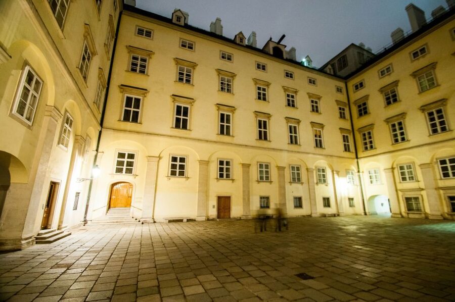 Vienna: Ghosts and Legends Guided Nighttime Walking Tour - Vienna’s vampires, witches, and Count Dracula