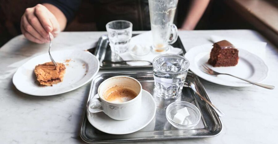 Vienna: Guided Brunch Tour - Coffee and cake at a traditional Viennese café