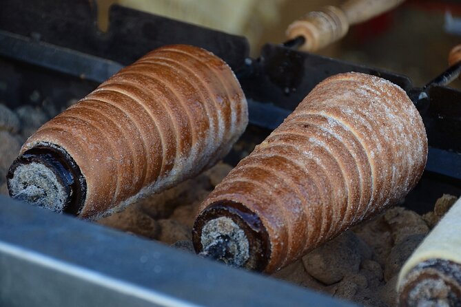 Vienna Guided Christmas Market Food and Drink Tour - Key points at a glance